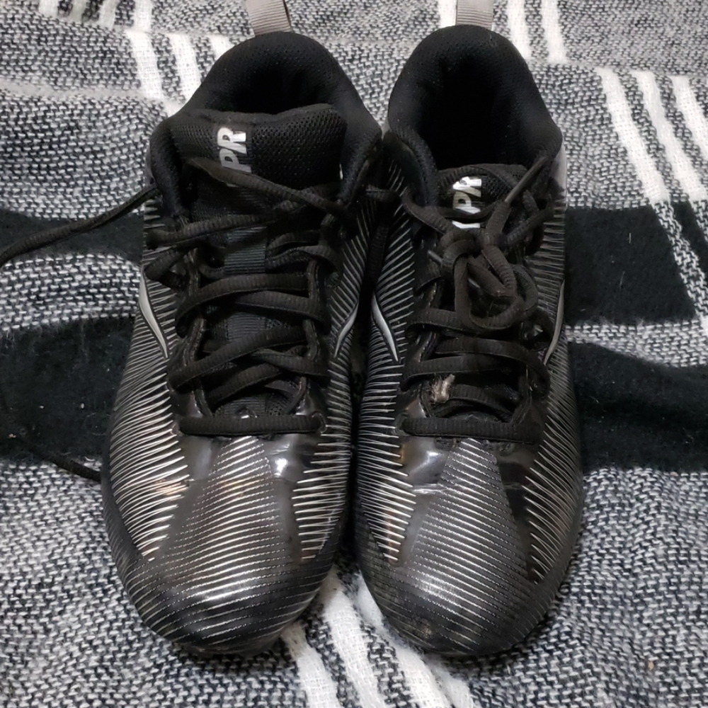 Cleats - Picture 4 of 5